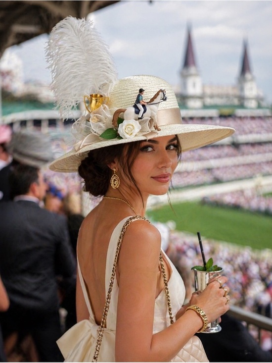 Accessories - Elegant White Wide-Brim Hat with Horse, Trophy, and Rose Floral Trim